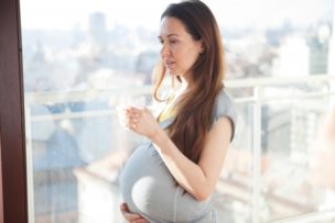 妊娠中授乳中のハーブは悪影響